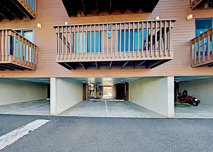 Apartment Sunset Landing Unit 12 *