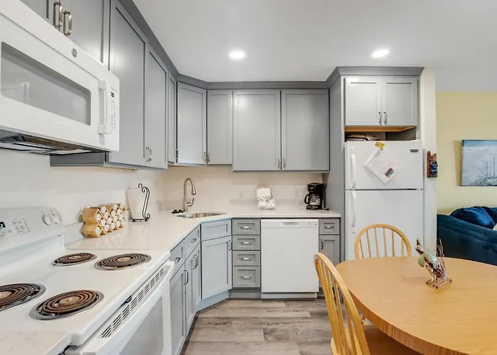 Sunset Landing Unit 12 Apartment
